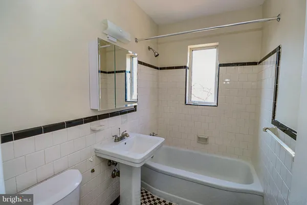 $665,600 | 2020 South Pollard Street, Arlington, VA 22204