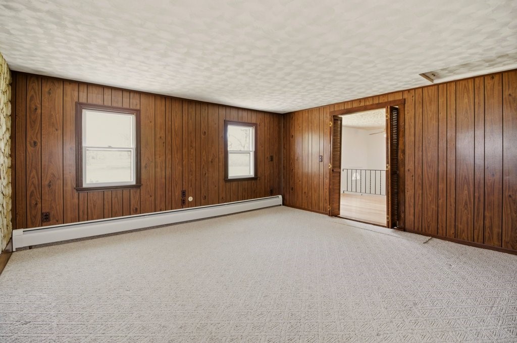 55 Mixter Street Middletown, RI 02842 - Photo 9 of 50