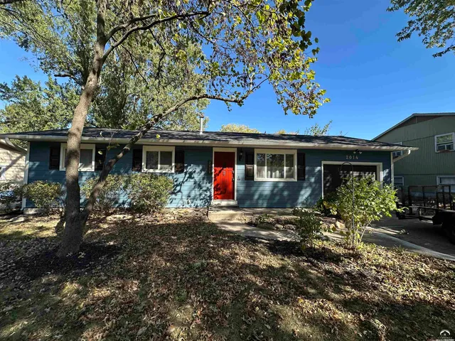 $259,900 | 2014 Maple Lane, Lawrence, KS 66046