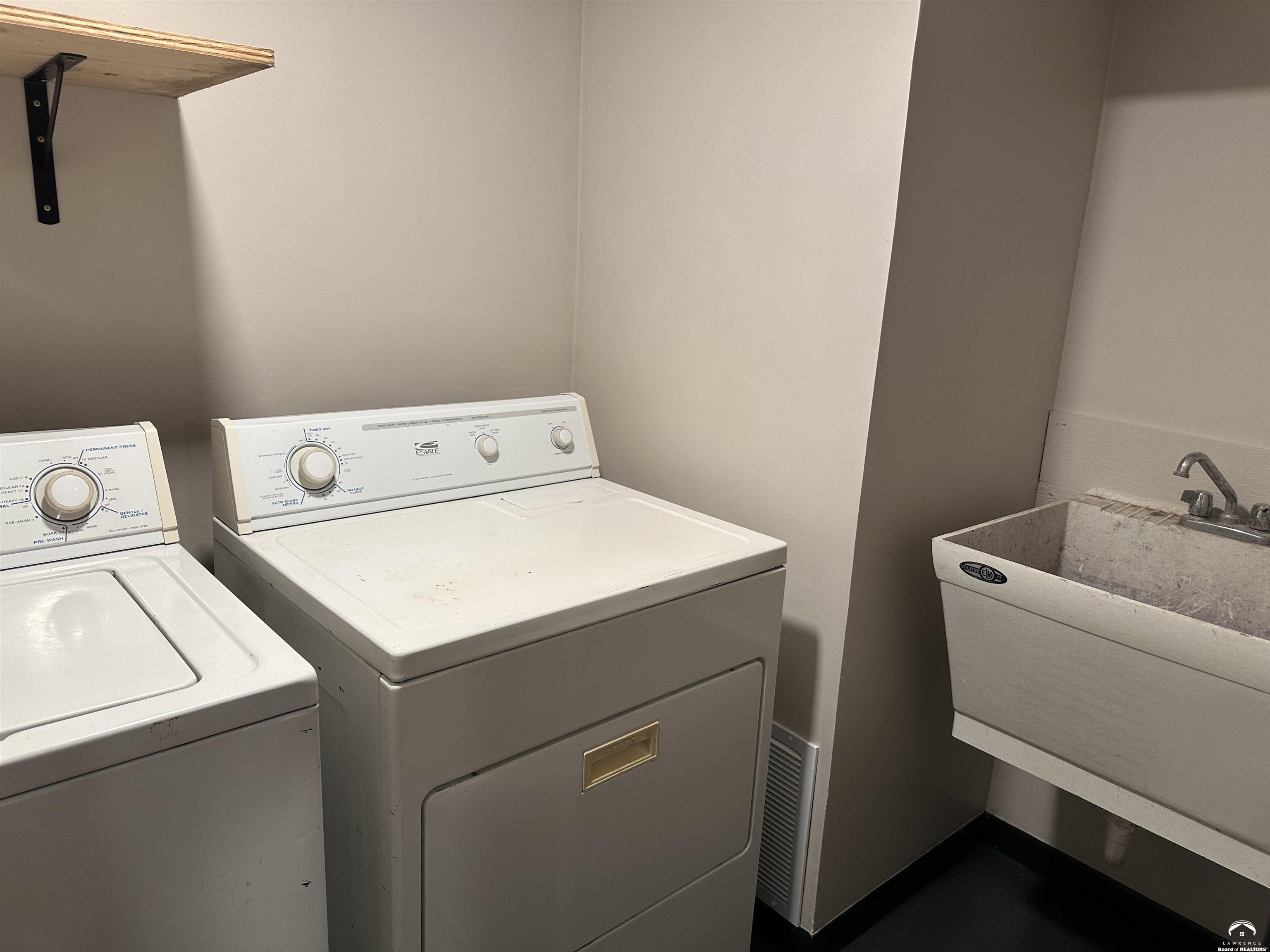 2014 Maple Lane Lawrence, KS 66046 - Photo 16 of 29