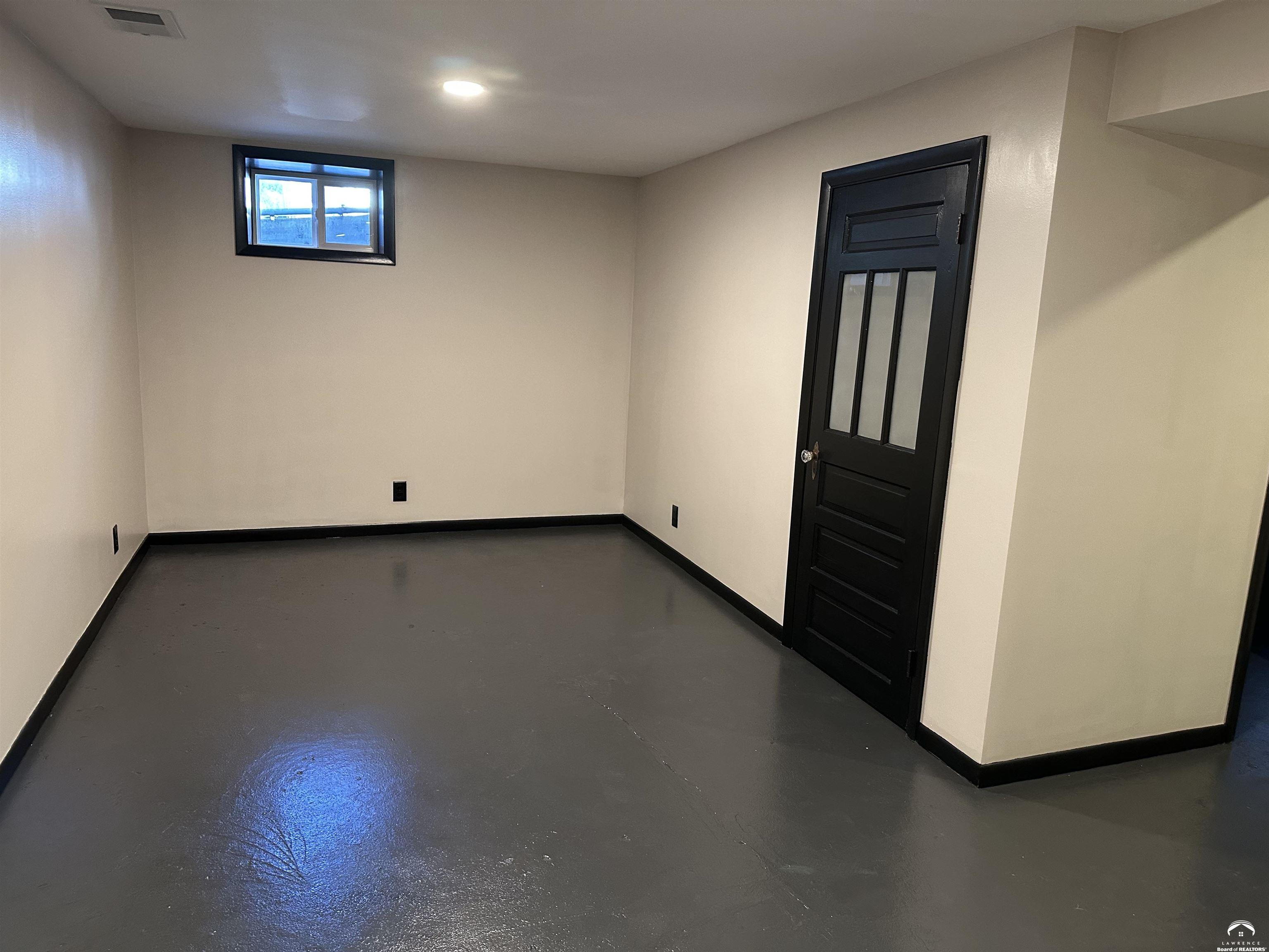 2014 Maple Lane Lawrence, KS 66046 - Photo 17 of 29