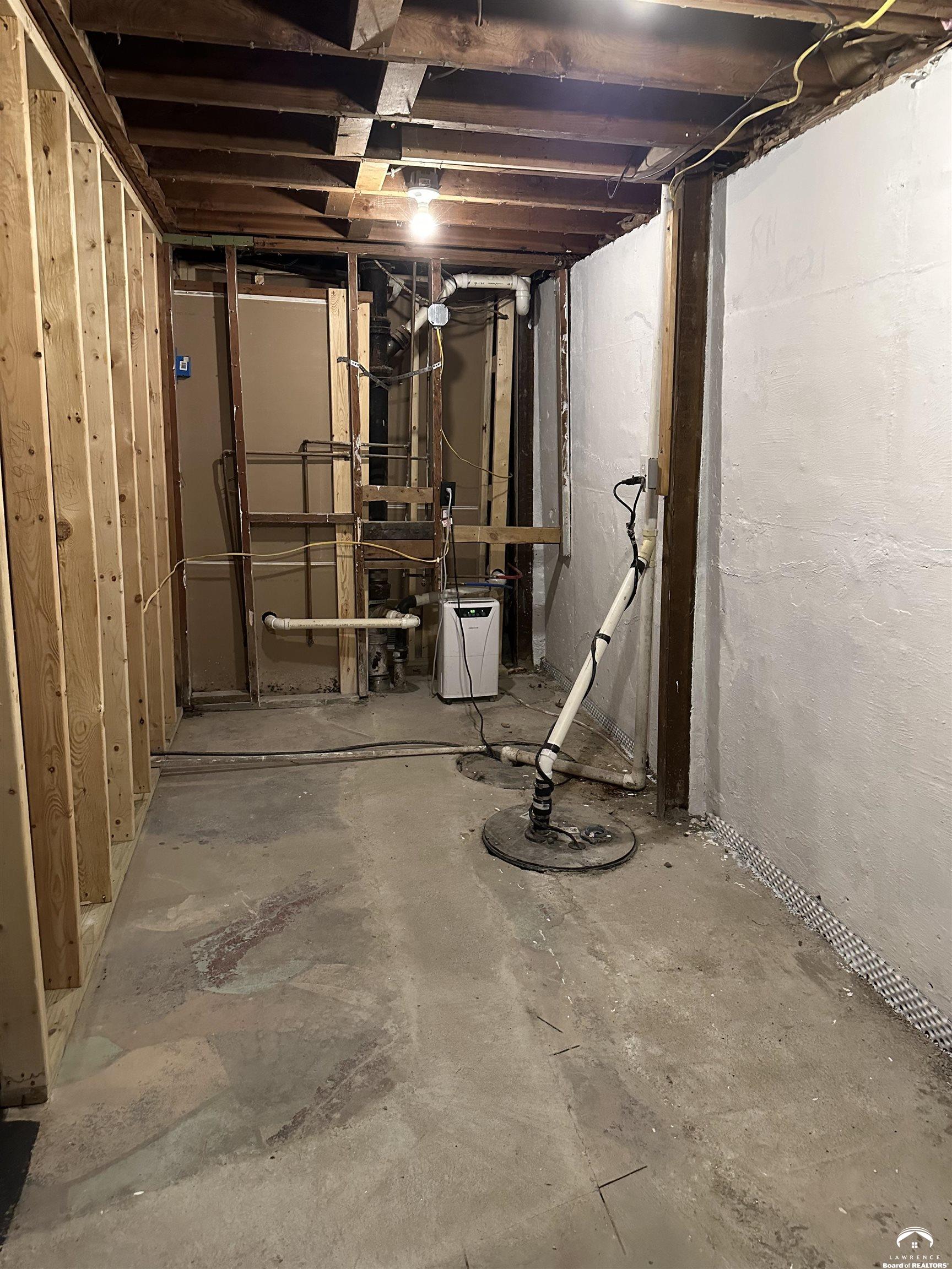 2014 Maple Lane Lawrence, KS 66046 - Photo 20 of 29