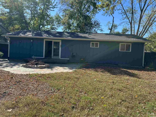 $259,900 | 2014 Maple Lane, Lawrence, KS 66046