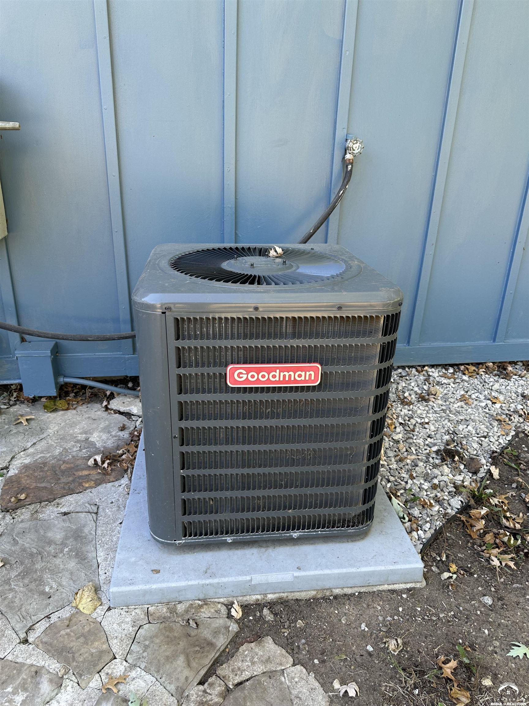 2014 Maple Lane Lawrence, KS 66046 - Photo 28 of 29