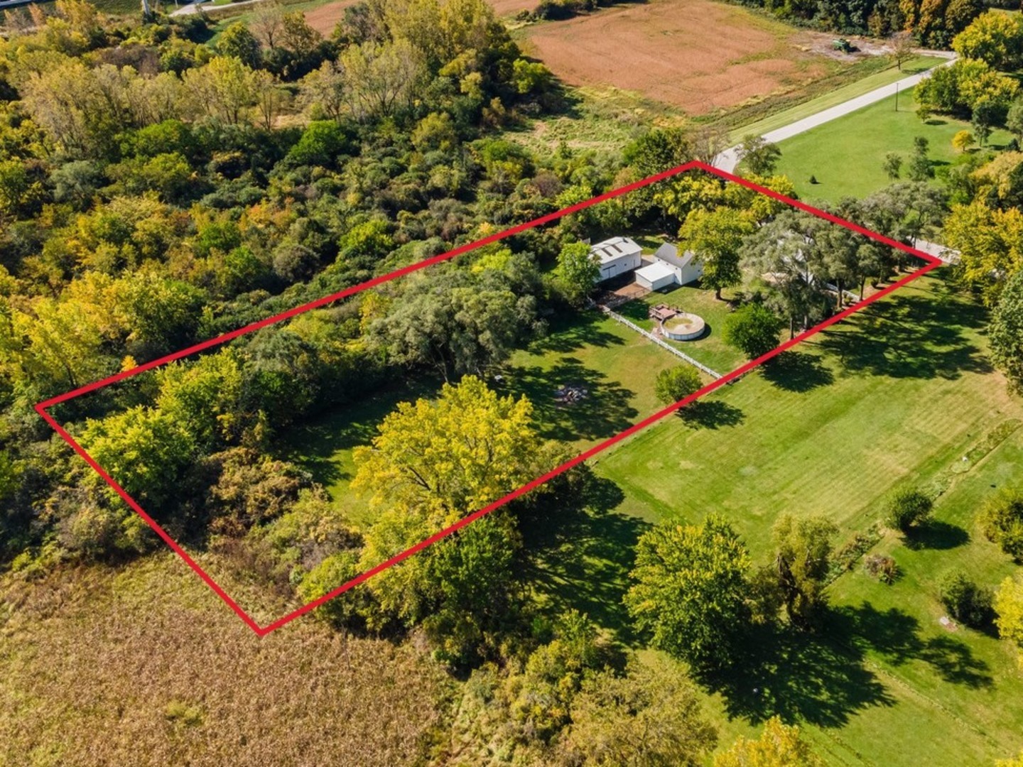 4S365 Meadow Road Naperville, IL 60563 - Photo 4 of 32 a picture of flowers