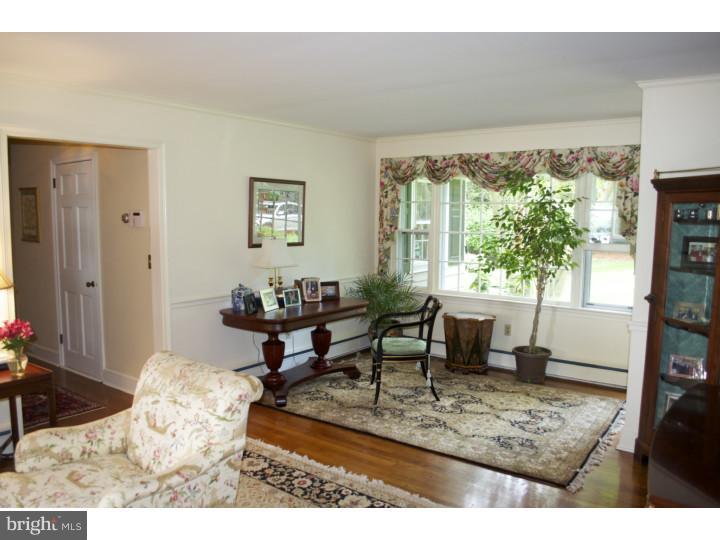 215 Walker Road Dover, DE 19904 - Photo 4 of 25 Living Room