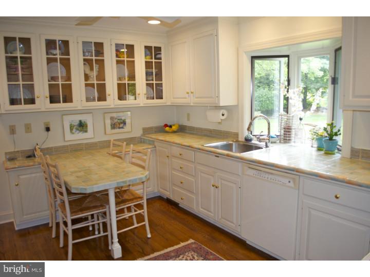 215 Walker Road Dover, DE 19904 - Photo 8 of 25 Kitchen