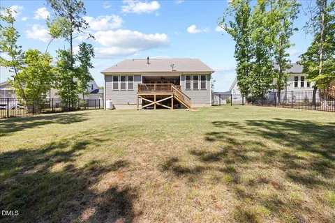 $595,000 | 307 West Amber Oak Drive, Selma, NC 27576