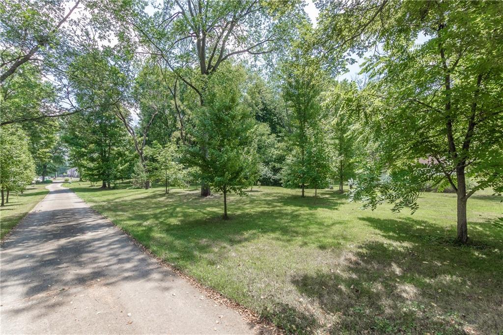 1218 Mitthoeffer Road Indianapolis, IN 46229 - Photo 3 of 27 Gallery Image 3
