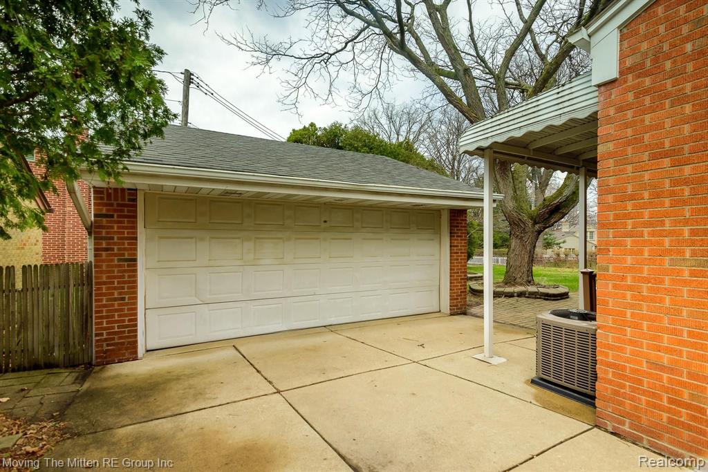 3 Waynewood Court Dearborn, MI 48124 - Photo 41 of 53
