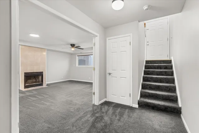 an empty room with a empty space