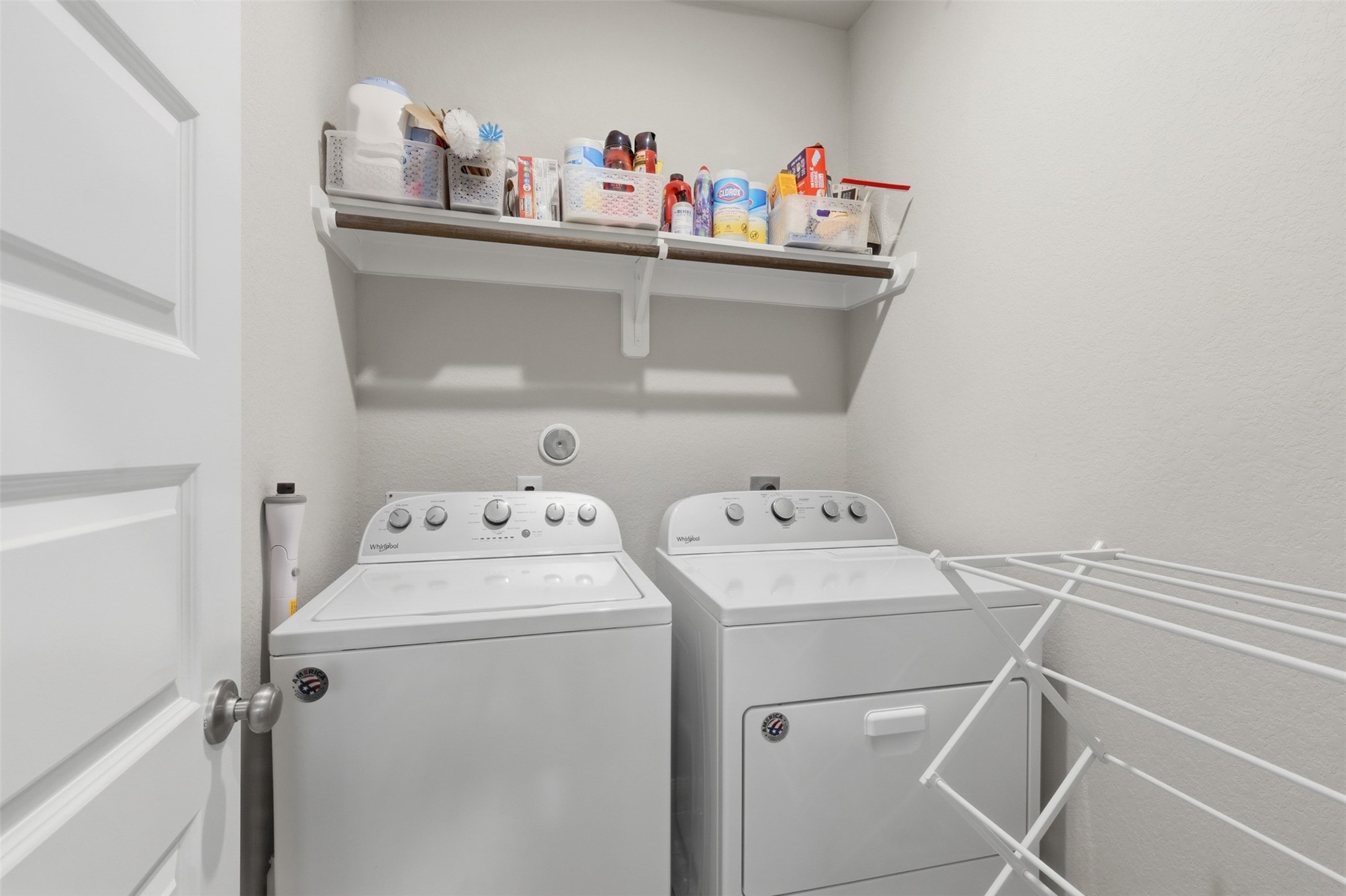 5415 Cuerta Street Houston, TX 77023 - Photo 21 of 25 a utility room with dryer and washer