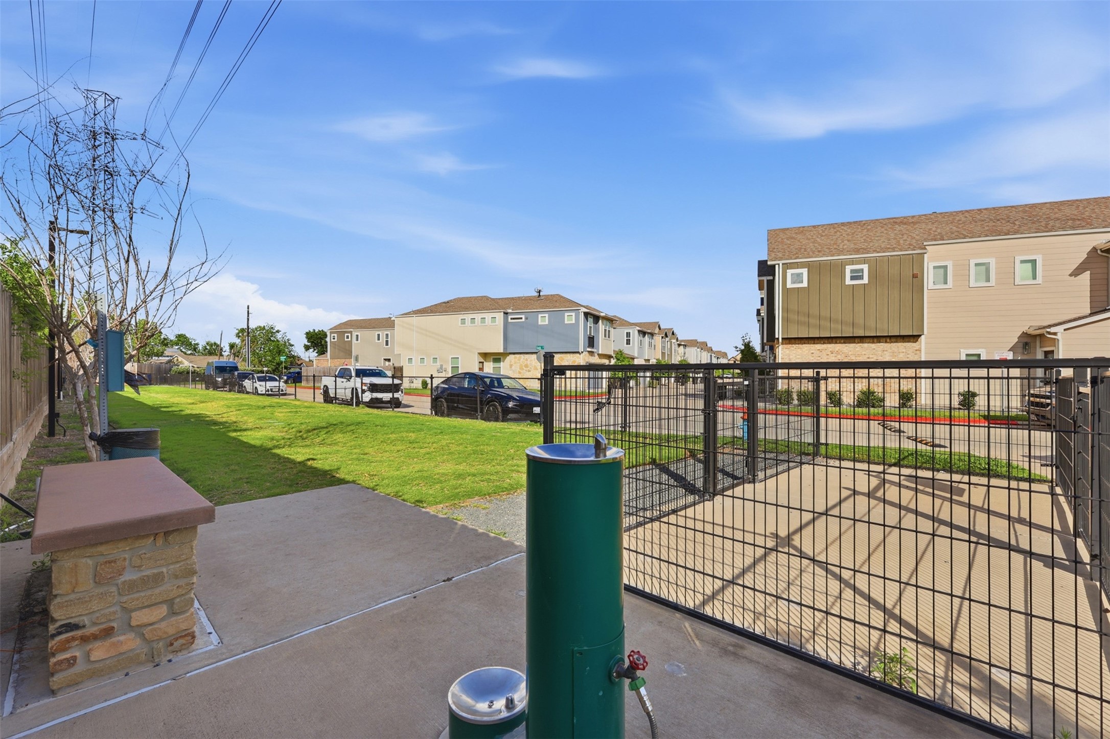 5415 Cuerta Street Houston, TX 77023 - Photo 24 of 25 a view of a garden