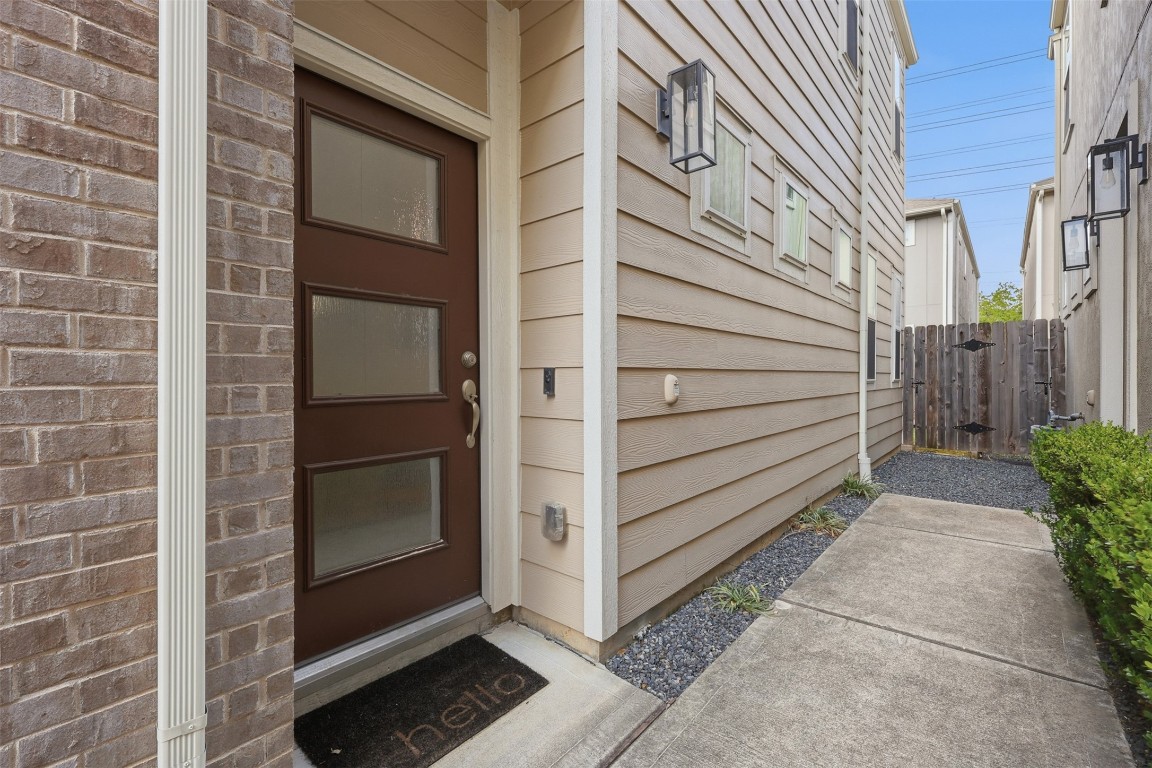5415 Cuerta Street Houston, TX 77023 - Photo 3 of 25 a view of front door of house