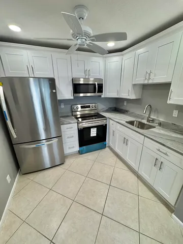 $1,200 | 418 Saxony Way, Delray Beach, FL 33446