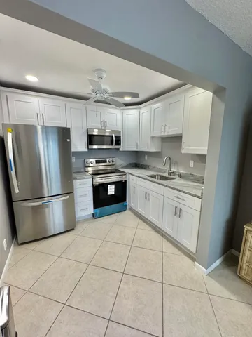 $1,200 | 418 Saxony Way, Delray Beach, FL 33446