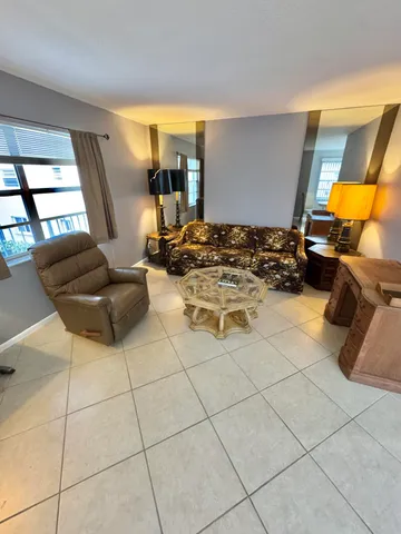 $1,200 | 418 Saxony Way, Delray Beach, FL 33446