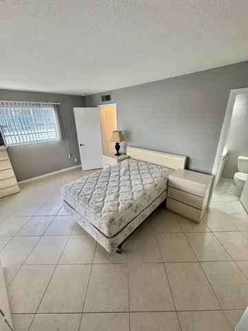 $1,200 | 418 Saxony Way, Delray Beach, FL 33446