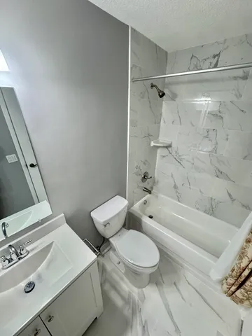 $1,200 | 418 Saxony Way, Delray Beach, FL 33446