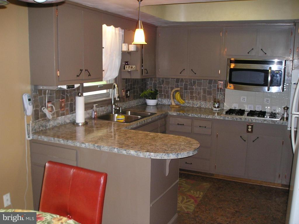 1725 Valley Forge Road Lancaster, PA 17603 - Photo 4 of 16 Gallery Image 4