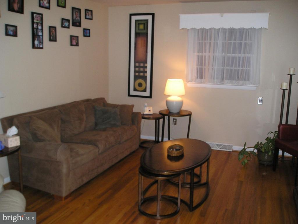 1725 Valley Forge Road Lancaster, PA 17603 - Photo 6 of 16 Gallery Image 6