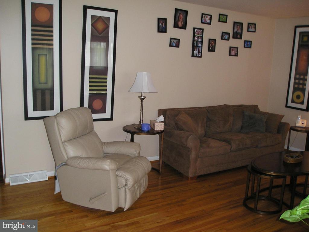 1725 Valley Forge Road Lancaster, PA 17603 - Photo 7 of 16 Gallery Image 7