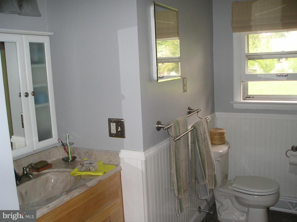 1725 Valley Forge Road Lancaster, PA 17603 - Photo 8 of 16 Gallery Image 8