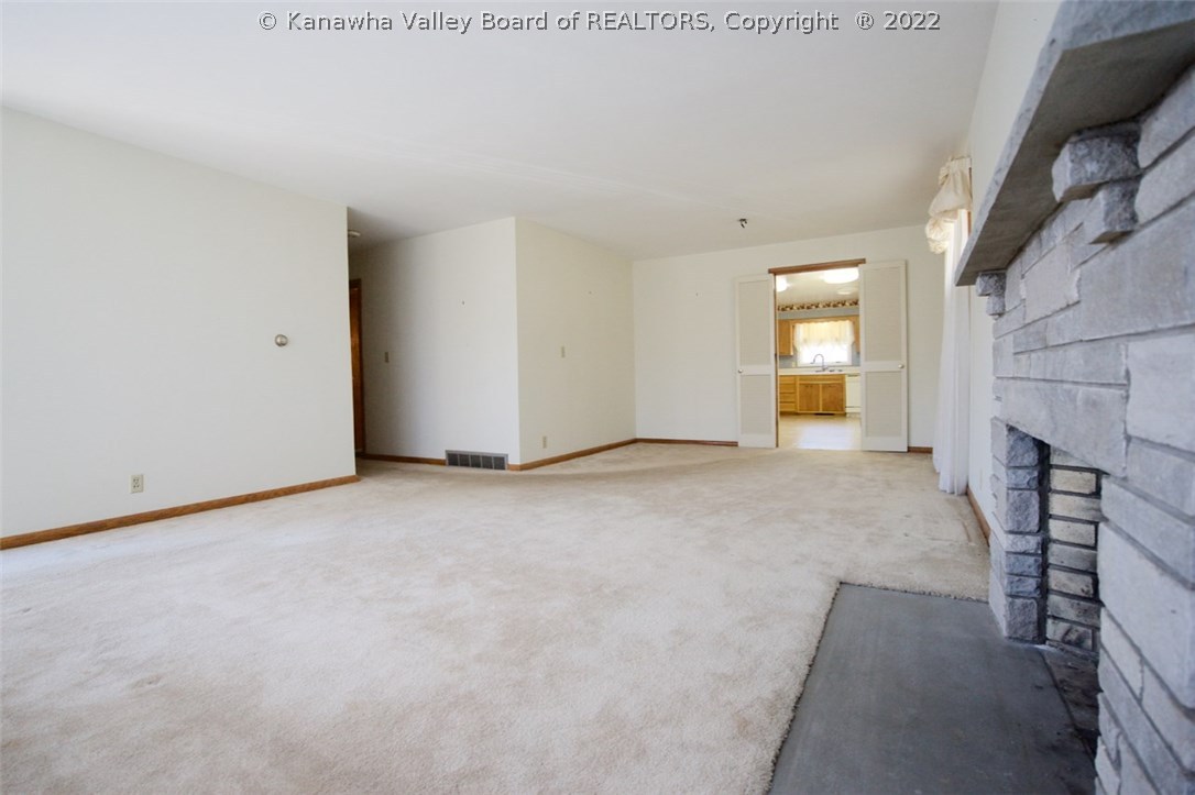 112 Mullins Road Charleston, WV 25314 - Photo 5 of 30 Gallery Image 5