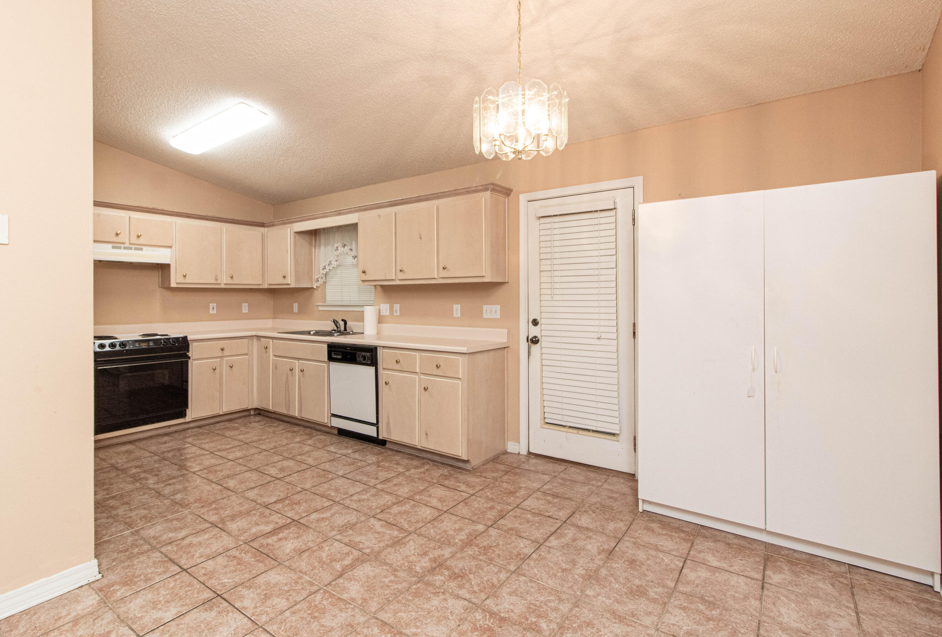 2777 Augustus Road Navarre, FL 32566 - Photo 6 of 34