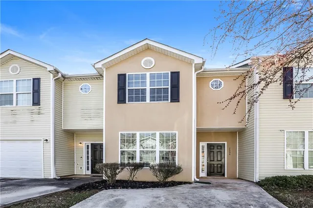 $195,000 | 2324 Nicole Drive, Hampton, GA 30228