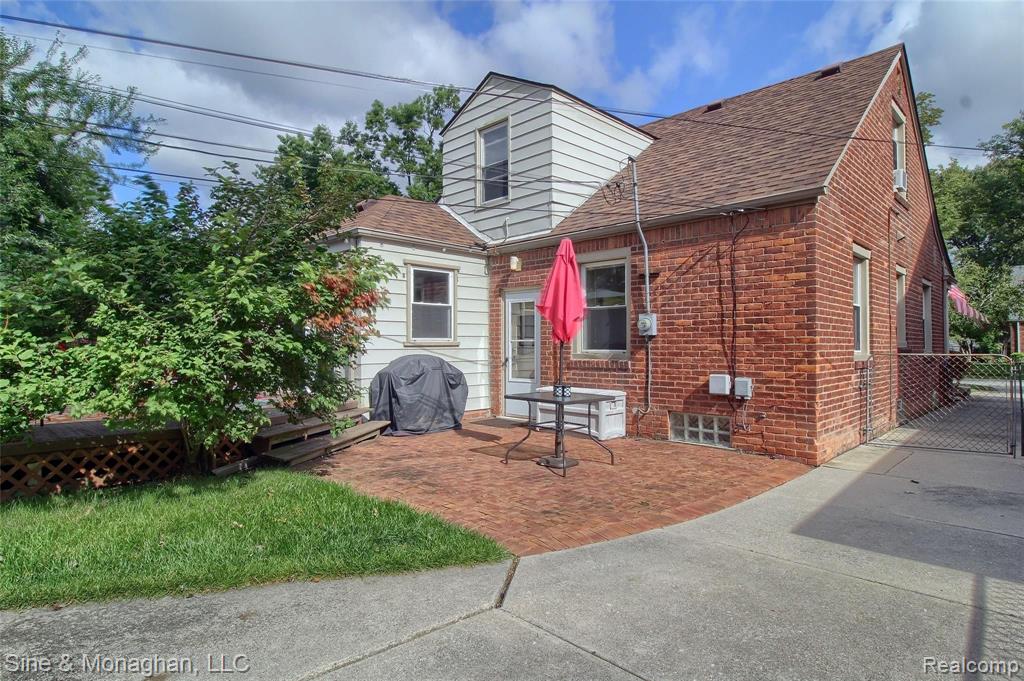 1985 Oxford Road Grosse Pointe Woods, MI 48236 - Photo 27 of 30