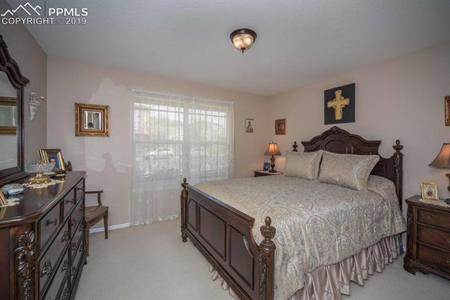 3515 Indigo Ridge Point Colorado Springs, CO 80910 - Photo 10 of 27