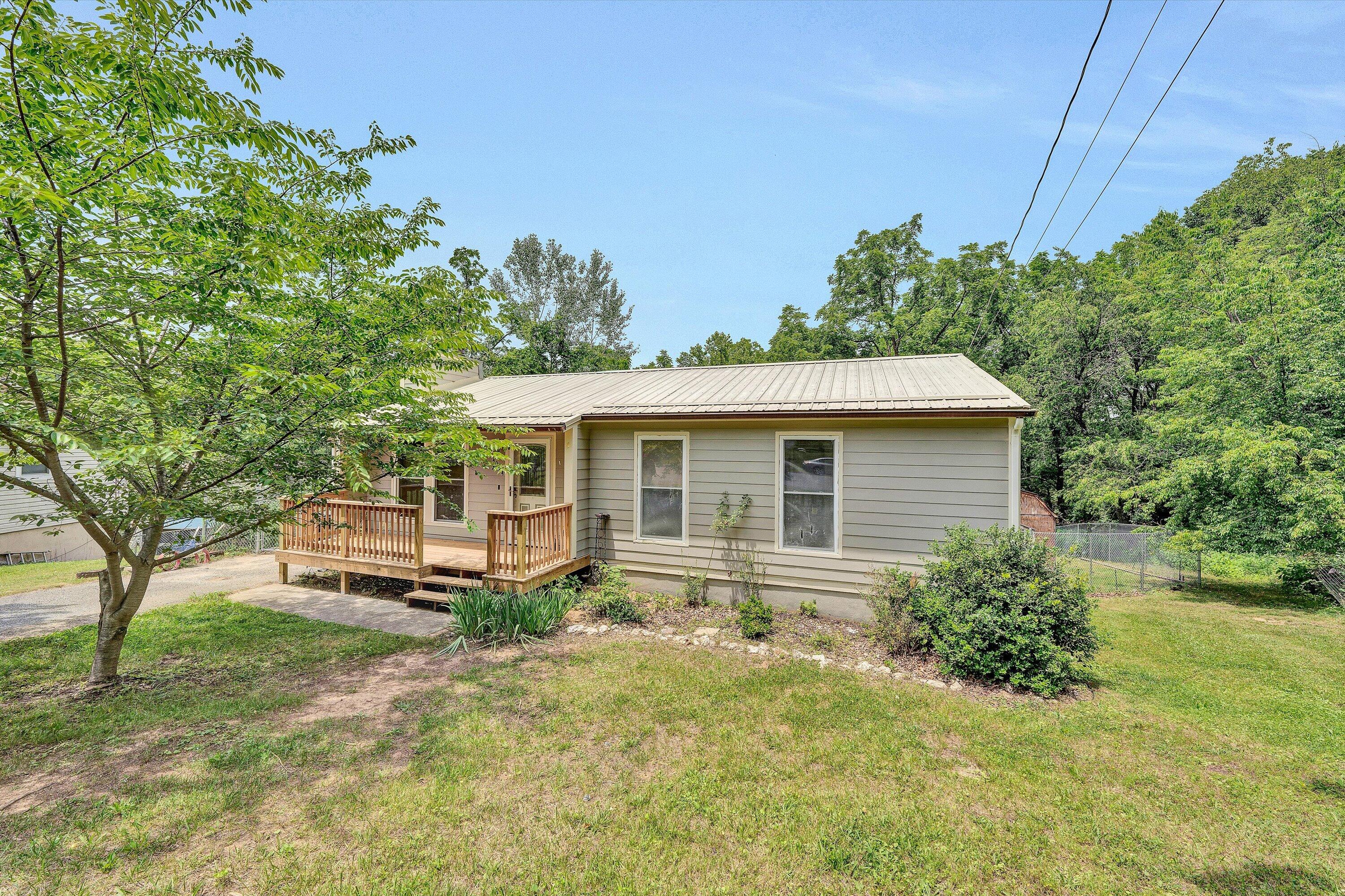 4064 Crawford Road Roanoke, VA 24018 - Photo 2 of 33 02-DSC00346