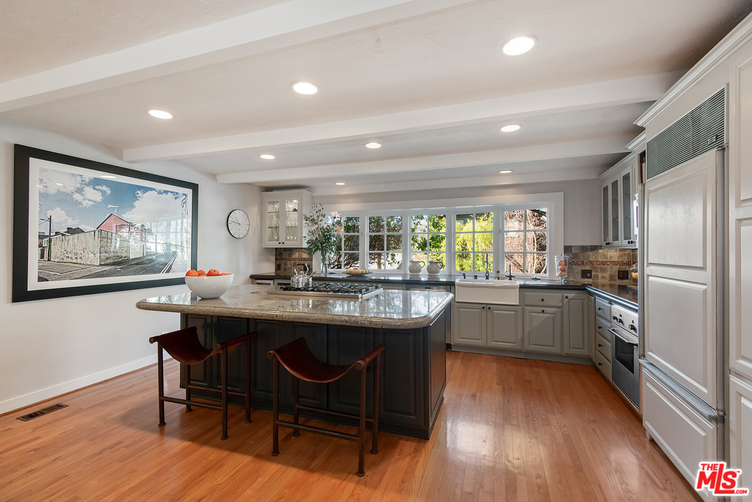 47 Haldeman Road Santa Monica, CA 90402 - Photo 12 of 32 Gallery Image 12