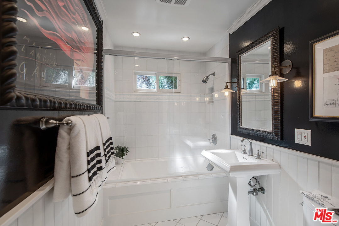 47 Haldeman Road Santa Monica, CA 90402 - Photo 18 of 32 Gallery Image 18
