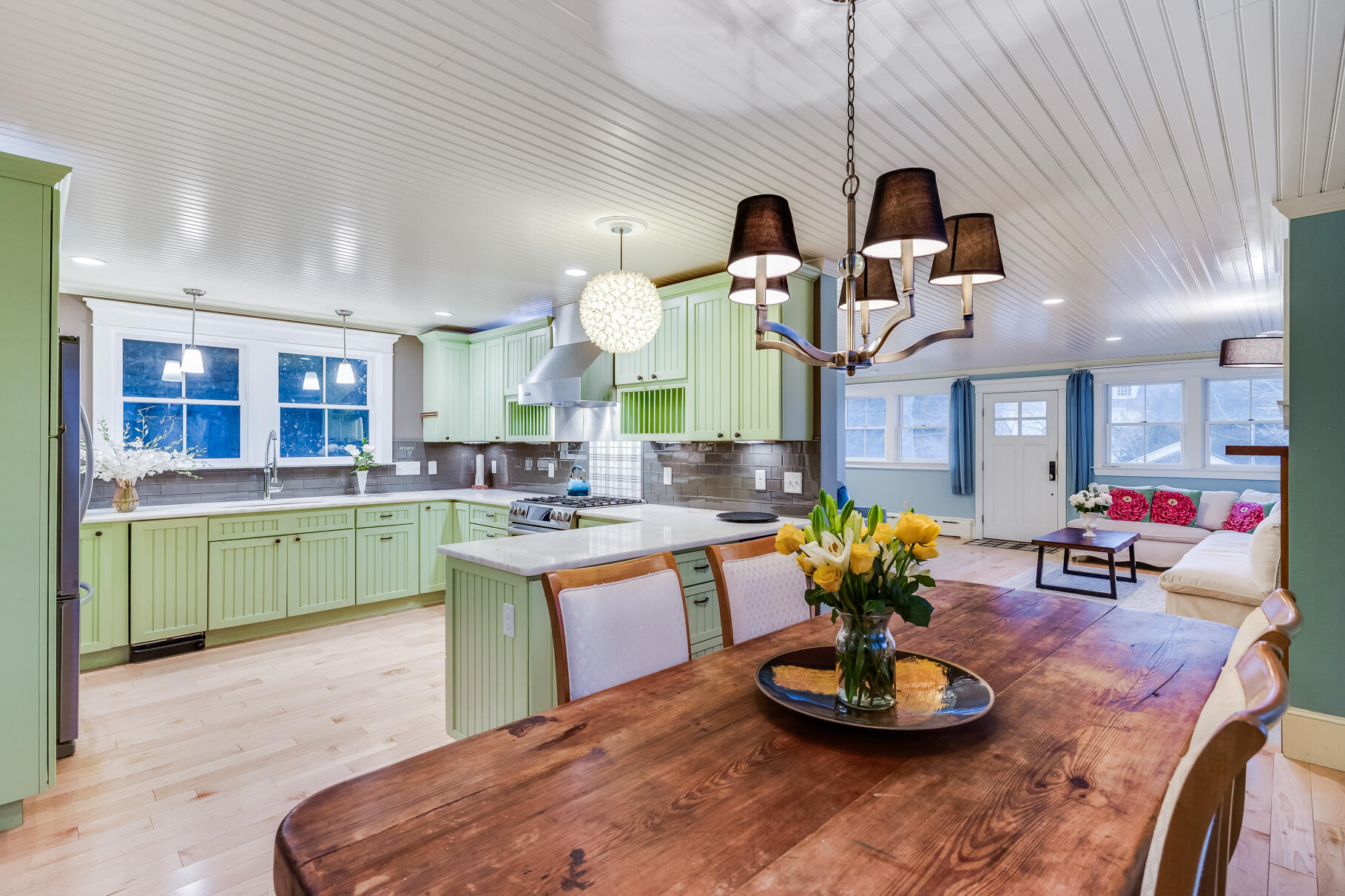 117 Gardiner Road Woods Hole, MA 02543 - Photo 2 of 81 9L4A5220