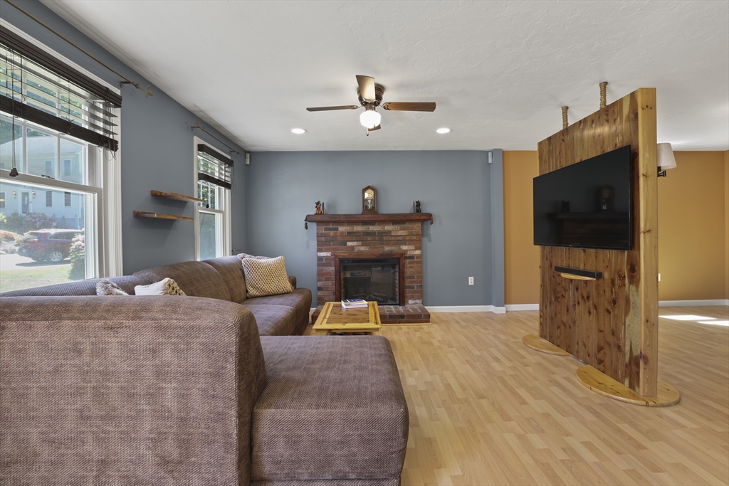 8 Walker Road Franklin, MA 02038 - Photo 28 of 40