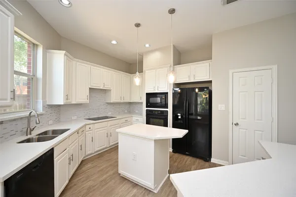 $379,900 | 1502 Beaconshire, Houston, TX 77077