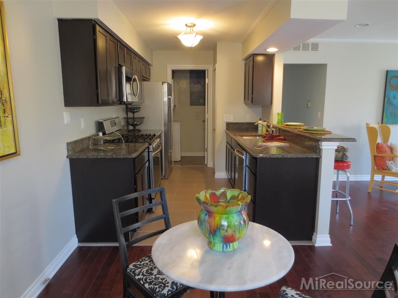 276 1st Street, Unit 12 Rochester, MI 48307 - Photo 14 of 36 31233637-13.JPG