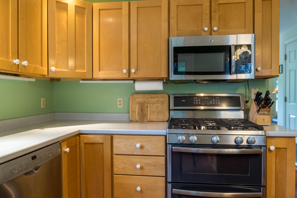 42 Prout Road Freeport, ME 04032 - Photo 6 of 56 11-Kitchen (3 of 5)