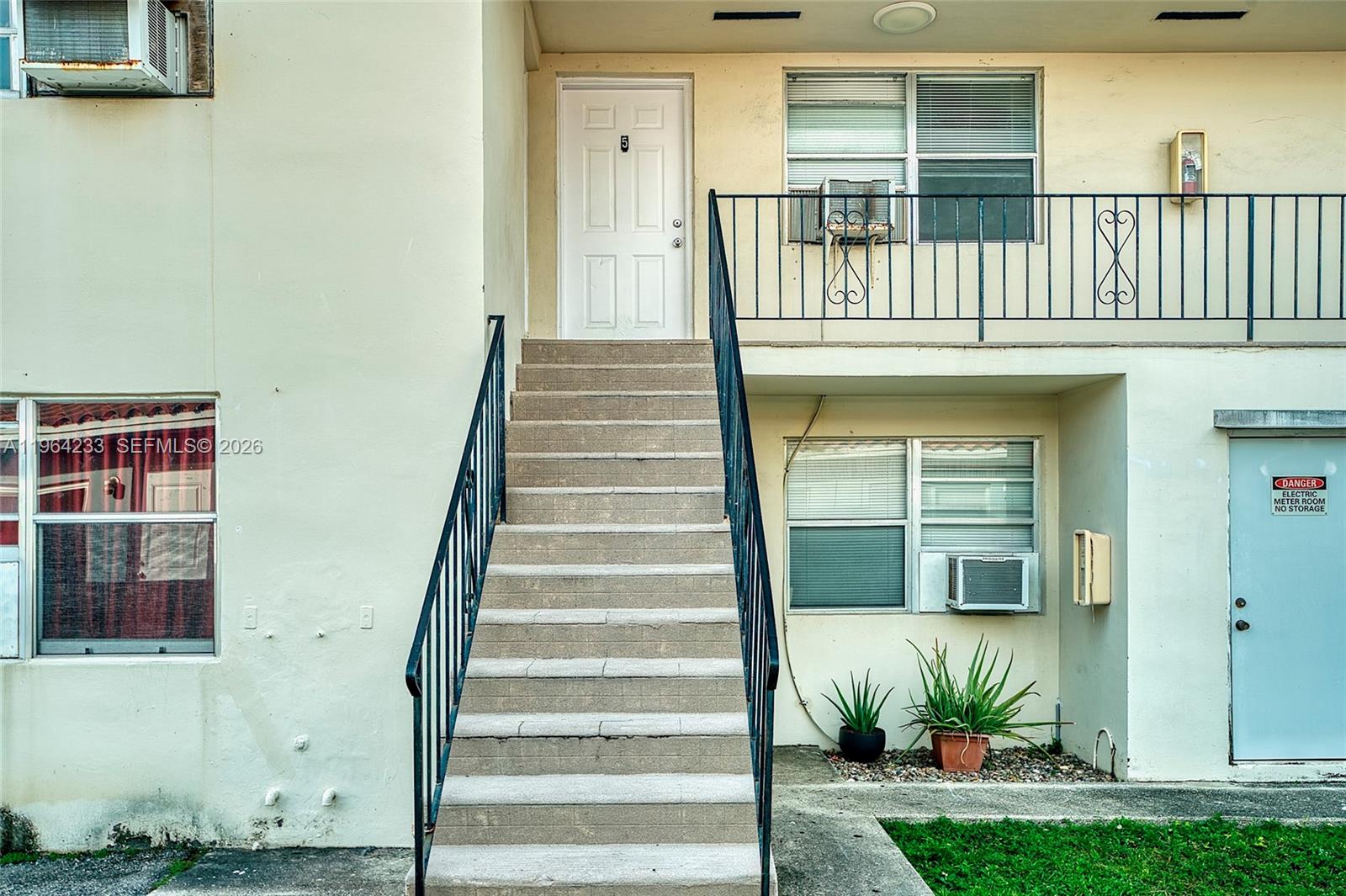 644 Southwest 10th Street, Unit 2 Miami, FL 33130 - Photo 4 of 14