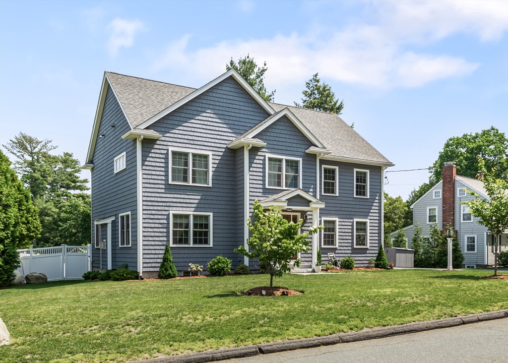 22 Homestead Road Lynnfield, MA 01940 - Photo 3 of 30