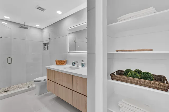 $4,295,000 | 2888 Northeast 33rd Street, Lighthouse Point, FL 33064