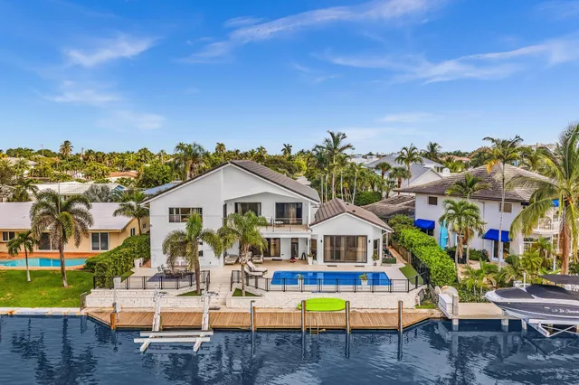 a view of entryway and workspace