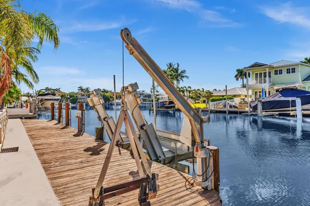 $4,295,000 | 2888 Northeast 33rd Street, Lighthouse Point, FL 33064