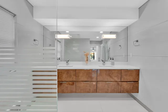 $4,295,000 | 2888 Northeast 33rd Street, Lighthouse Point, FL 33064