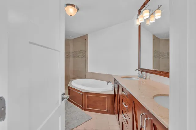 $4,295,000 | 2888 Northeast 33rd Street, Lighthouse Point, FL 33064