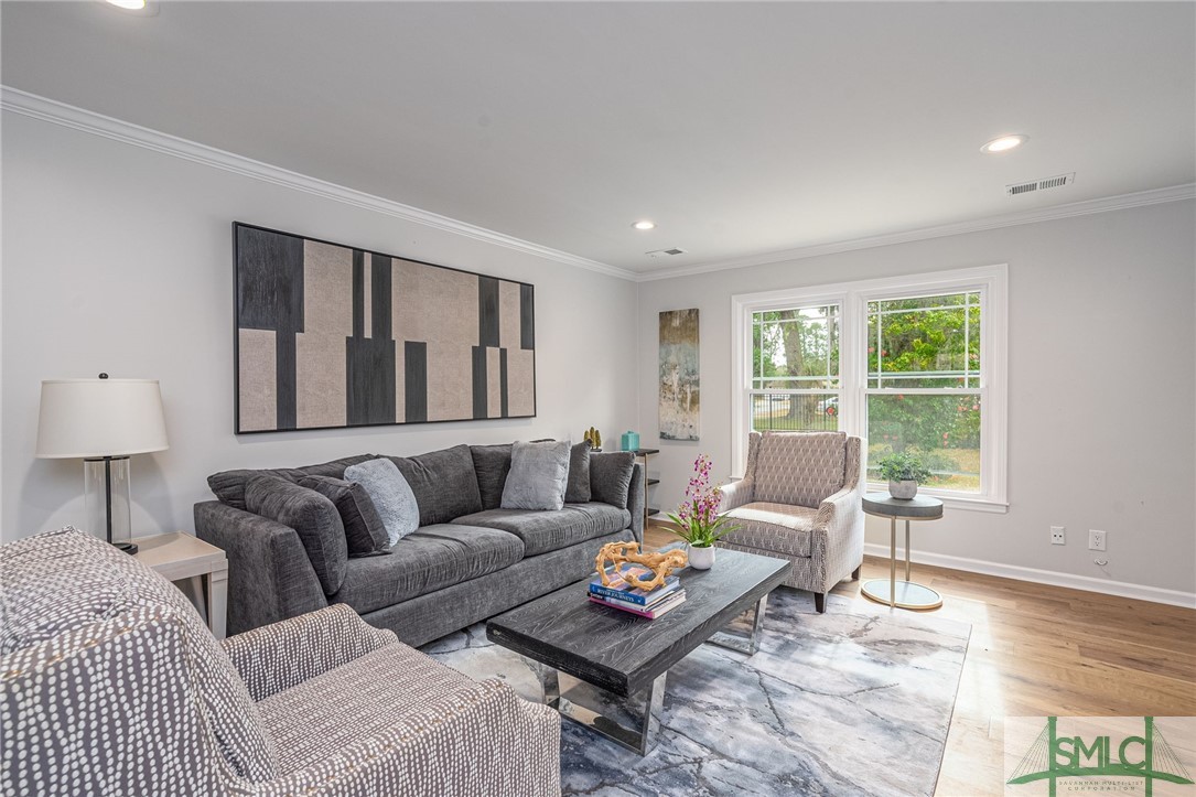 135 Cardinal Road Savannah, GA 31406 - Photo 4 of 37