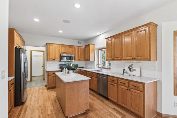 $549,900 | 7716 7th Street North, Oakdale, MN 55128