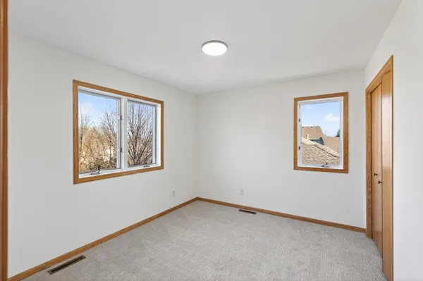 $549,900 | 7716 7th Street North, Oakdale, MN 55128